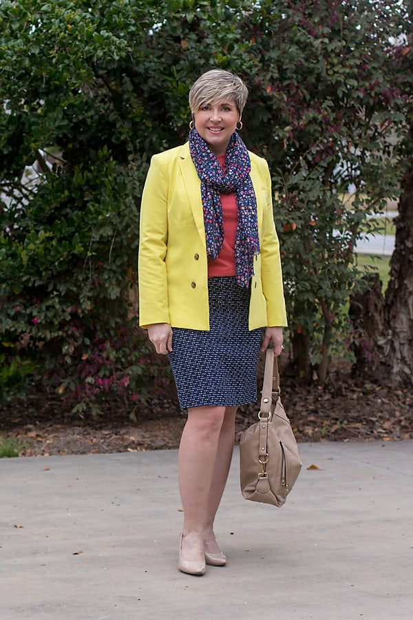 spring capsule outfit with pencil skirt and blazer
