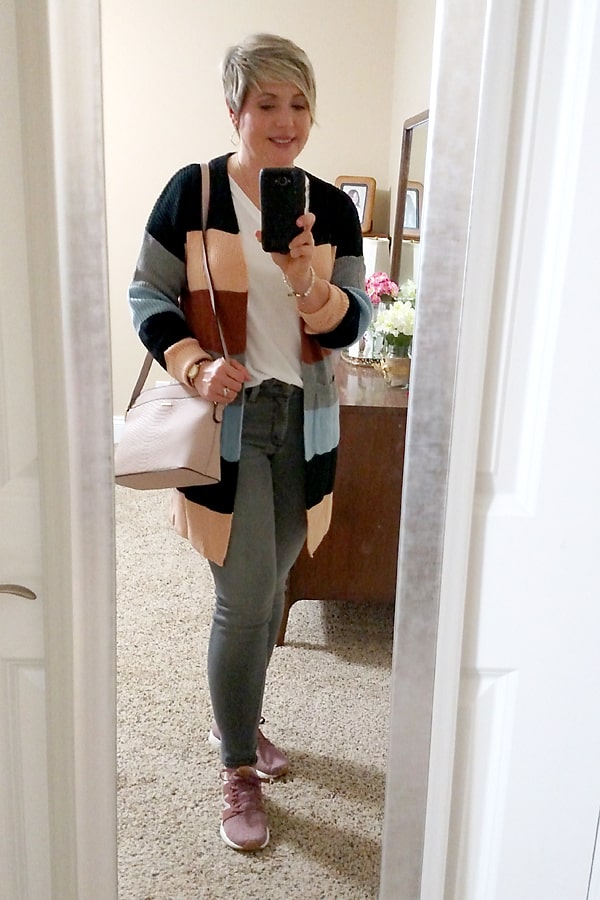 spring cardigan outfit with sneakers